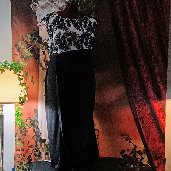 EUC: Connected Apparel Sze 14W Black & White Formal Dress - Picture 1 of 9